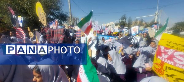 حضور پرشور دانش آموزان مدارس شهرستان خاتم در راهپیمایی ۱۳ آبان 