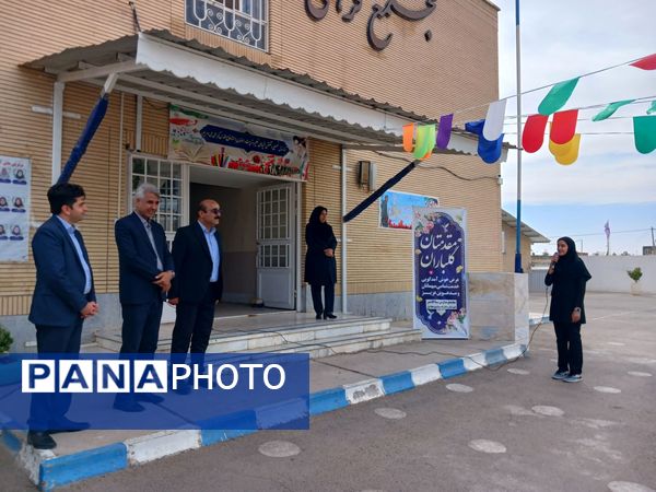 بازدید مدیر آموزش و پرورش کاشمر از نمایشگاه دبیرستان سما