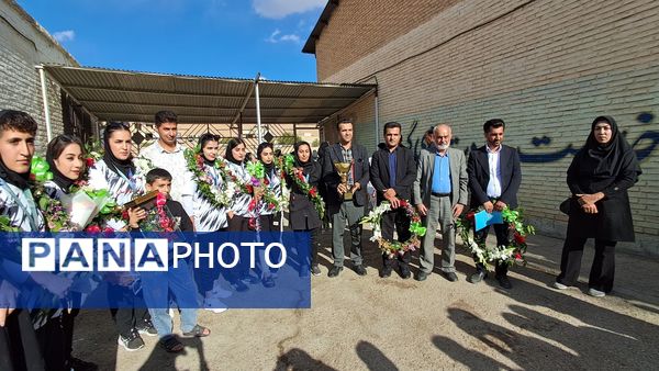 درخشش دختران فارسان بر قله مینیفوتبال کشور