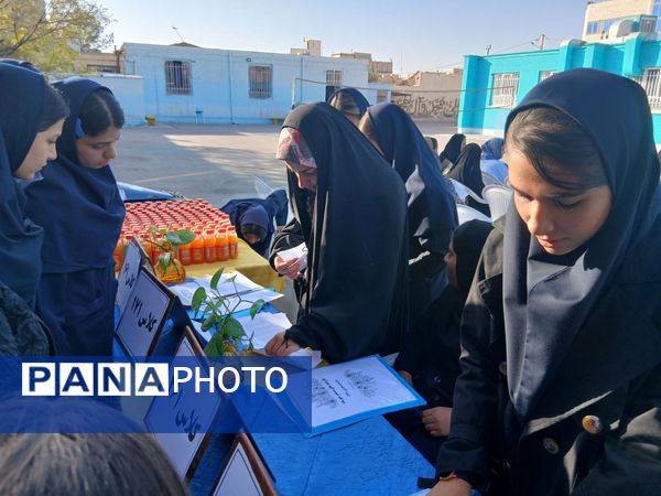  اولین مجمع انجمن اولیا و مربیان در دبیرستان فاطمیه