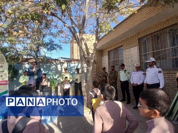 گرامیداشت هفته نیروی انتظامی در مدرسه امید شهرستان خلیل آباد