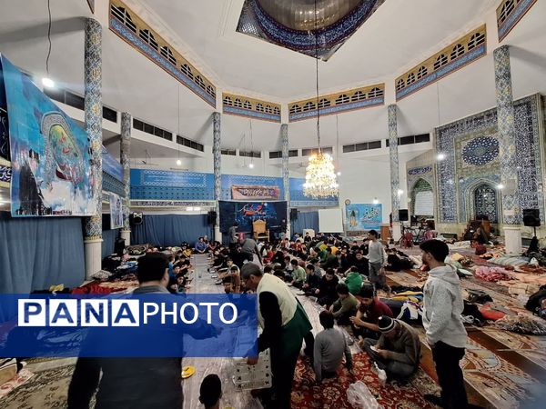 اعتکاف دانش‌آموزی در مسجد جامع قائمشهر