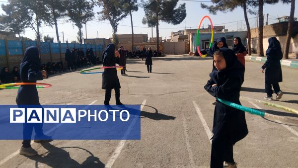 برگزاری المپیاد ورزشی در دبیرستان زنده یاد رقیه مظفری نیا