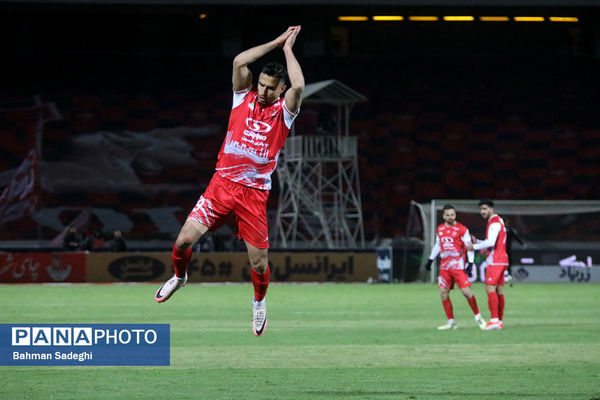 مدیریت باشگاه پرسپولیس در انتظار امضای علیپور پای برگه تمدید قرارداد