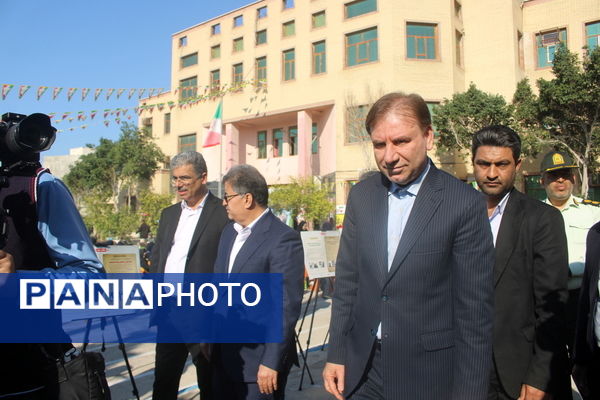 نواخته‌شدن زنگ انقلاب در مدارس استان بوشهر 