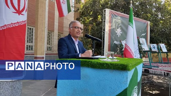 آیین زنگ مهر در دبیرستان «ذبیح‌الله هوشیار» ناحیه ۱ مشهد 
