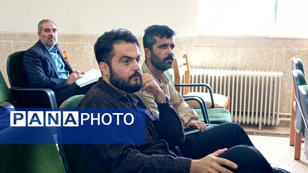 نشست توانمندسازی مدیران و مشاوران مدارس بن با محوریت پیشگیری از آسیبهای اجتماعی