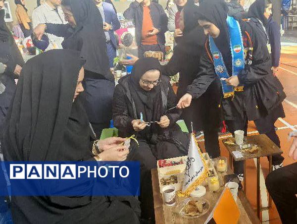 افتتاح نمایشگاه دست‌سازه‌های هنرجویان هنرستان‌های محمودآباد 