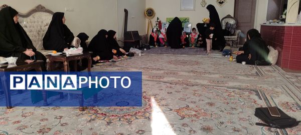 دیدار دانش‌آموزان دبستان فرهنگیان با خانواده شهید غلامرضا رحمتی