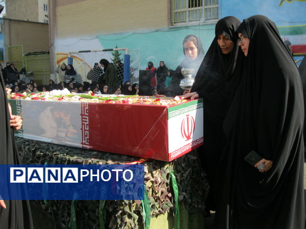 دبیرستان سردار شهید قاسم سلیمانی میزبان شهید گمنام شد
