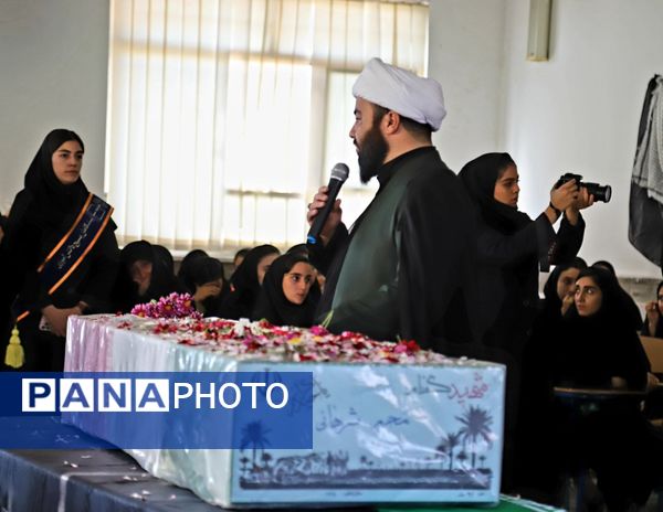 میزبانی هنرجویان هنرستان دکتر حسابی شهر محلات از پیکر شهید گمنام دفاع مقدس 