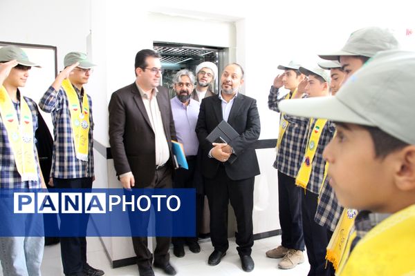 نشست معاون پرورشی و فرهنگی وزیر آموزش و پرورش با دانش آموزان پسر عضو تشکل‌های دانش‌آموزی 