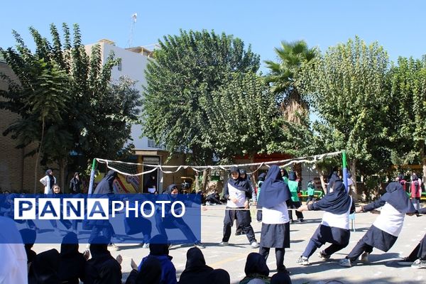 برگزاری جشنواره ورزشی در مدرسه شهید غیوری ناحیه یک شهرری