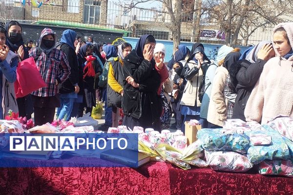 تقدیر از دانش آموزان برتر علمی، پرورشی، آموزشی و ورزشی در دبیرستان میثاق م