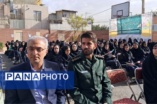 آغاز سال تحصیلی در دبیرستان بانو عفت آهنگری ناحیه یک شهرری