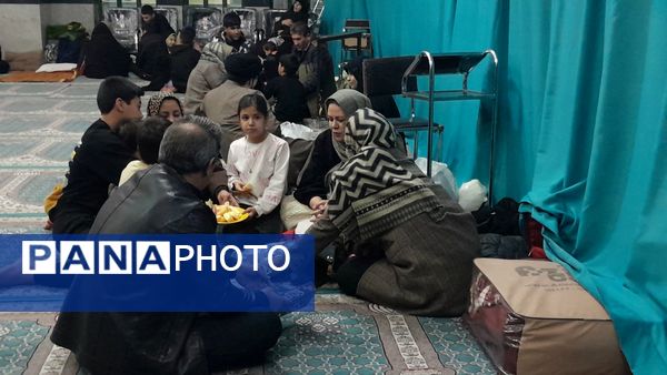 معتکفین با خانواده های خود دیدار کردند 