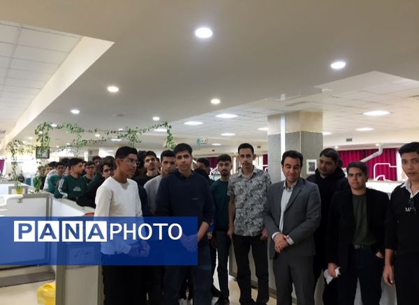 بازدید دانش آموزان دبیرستان نمونه آیت‌الله خامنه‌ای از دانشکده دندانپزشکی دانشگاه فردوسی مشهد