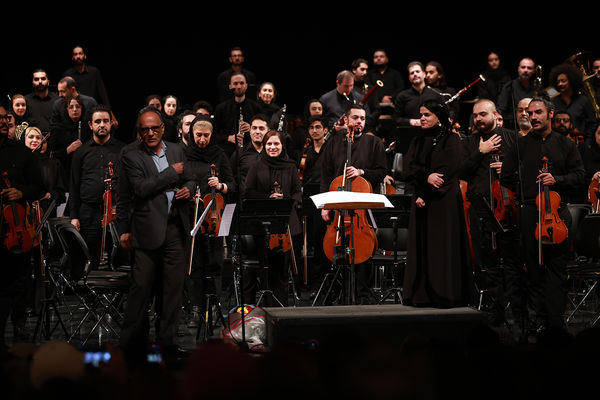ارکستر سمفونیک تهران به رهبری «پانیذ فریوسفی»