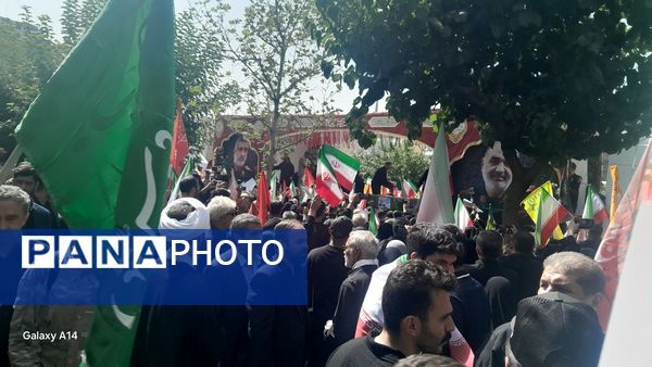 تشییع پیکرهای مطهر فرماندهان بر دستان مردم قدرشناس 