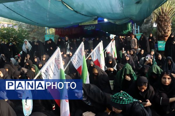 دانش‌آموزان کوهدشتی در یادمان شهدای هویزه