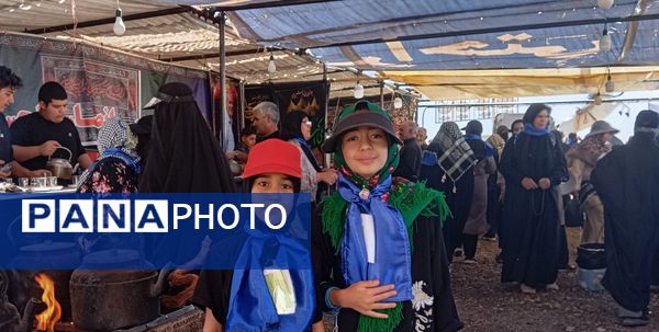 روز اول پیاده روی کاروان نورالرضا به سمت حرم مطهر رضوی