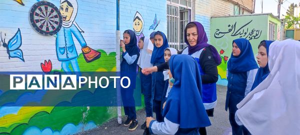برگزاری مسابقات دارت در مدرسه شهید احمد خاقانی شیروان