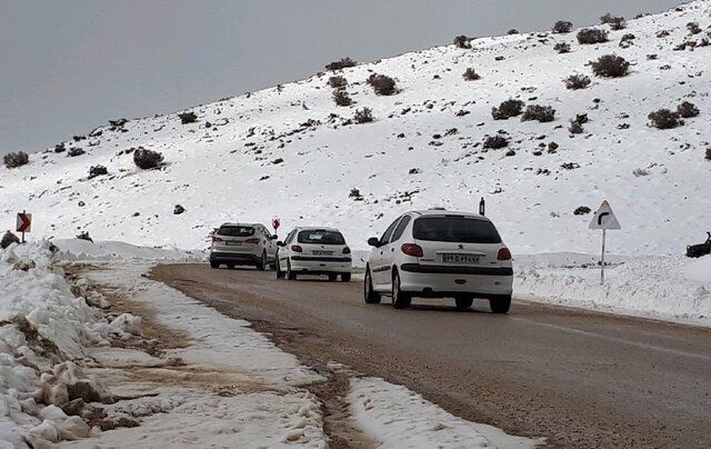 بارش برف و باران در جاده‌های ۱۰ استان