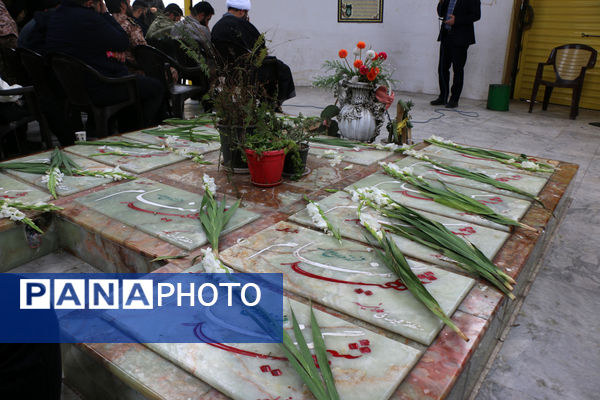 گلباران مزار شهدای گمنام قم در ایام الله دهه فجر