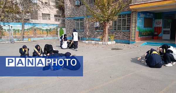  مانور زلزله در مدرسه سمانه ناحیه یک 