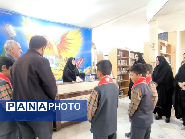 بازدید عوامل اجرایی دبستان شهید پسندیده از کتابخانه فدک فدافن