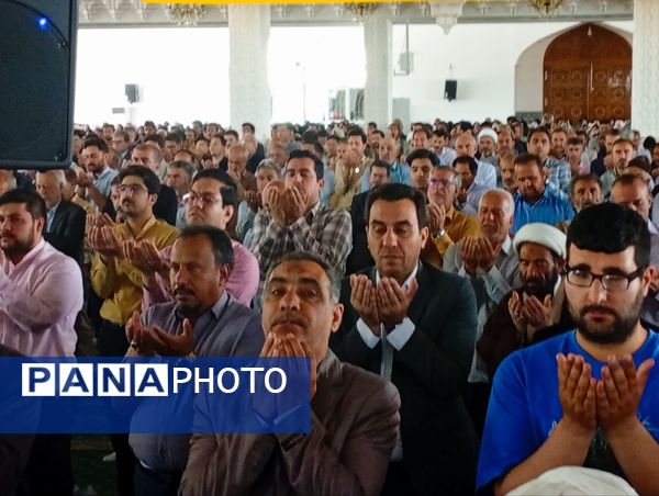 نماز جمعه‌ای با رنگ و بوی معلمی