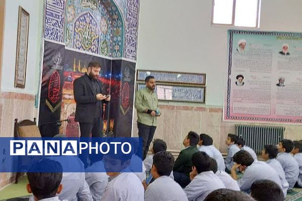 طنین «یا فاطمه(س)» در مدرسه شهید چمران؛ مراسم عزاداری و نماز جماعت به یاد بانوی دو عالم