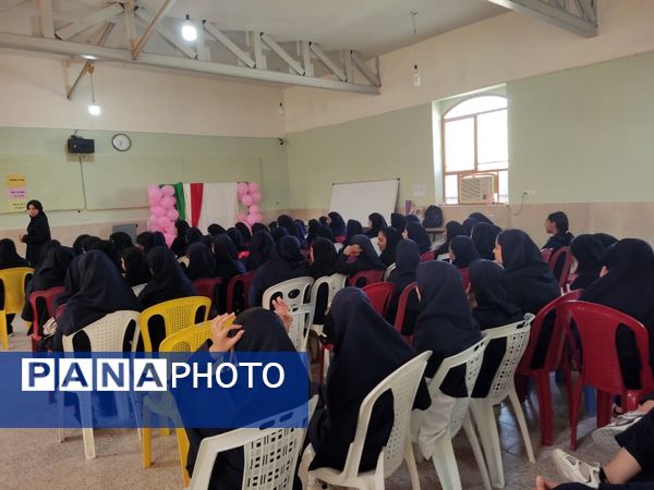 جشن میلاد حضرت زینب(س) و بزرگداشت روز پرستار در هنرستان زهرای مرضیه بندرعباس