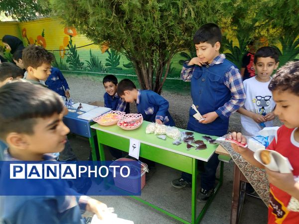 برگزاری بازارچه درون مدرسه‌ای در دبستان مبین شیروان