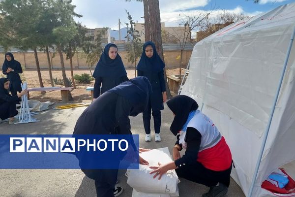 مانور زلزله به طور هم زمان در مدارس فلاورجان و مدرسه مرضیه شهر ابریشم 