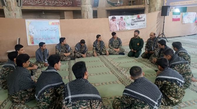 روایت دانش‌آموز خبرنگار پانا از حضور دانش آموزان در نماز جمعه