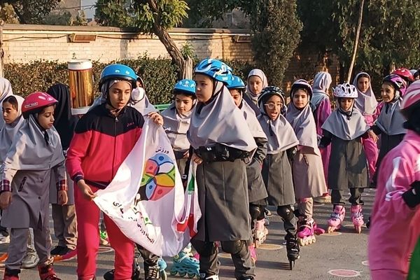 المپیاد ورزشی دانش‌آموزان در مدرسه پنجم مهر