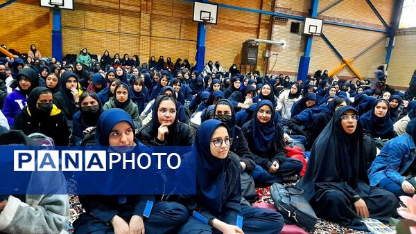 جشن ولادت حضرت زهرا(س) و روز مادر در مدرسه شاهد «عصمت» ناحیه ۳ کرج 