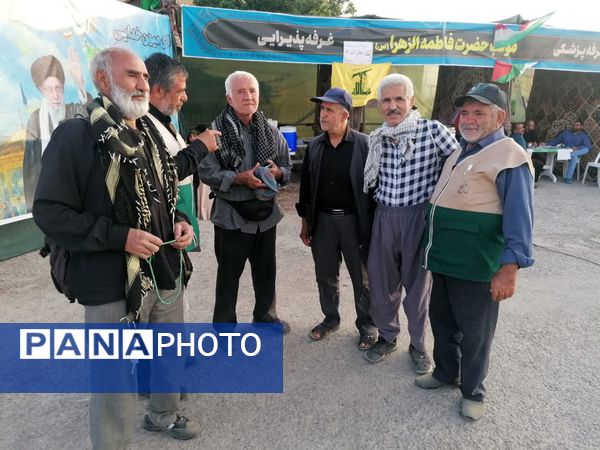 جلوه‌های از عاشقی زائرین و خادمیاران در موکب حضرت فاطمه زهرا (س) 