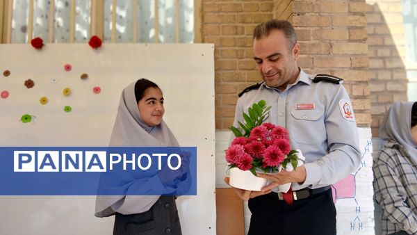 ویژه برنامه هفته آتش‌نشانی؛در دبیرستان اندیشه نفیس فیروزکوه