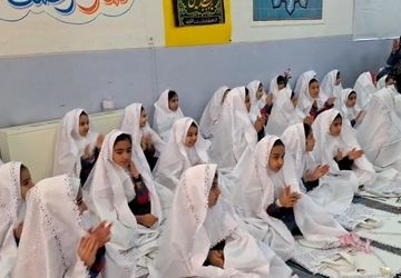 آغاز بهار بندگی دختران نه ساله همزمان با ولادت سیدالساجدین؛حضرت علی بن الحسین در شهرضا