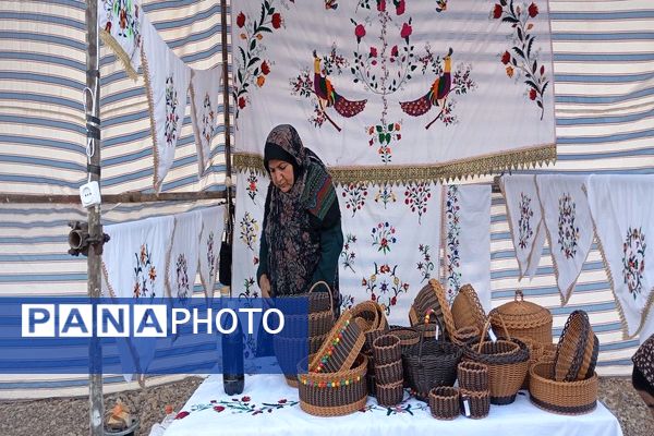 نمایشگاه محصولات بومی محلی و صنایع دستی در شهر بارنیشابور