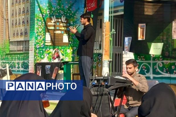 سوگواری فرهنگیان و دانش‌آموزان شهرستان قرچک در مدرسهٔ متوسطه اول بنیاد پانزده خرداد 