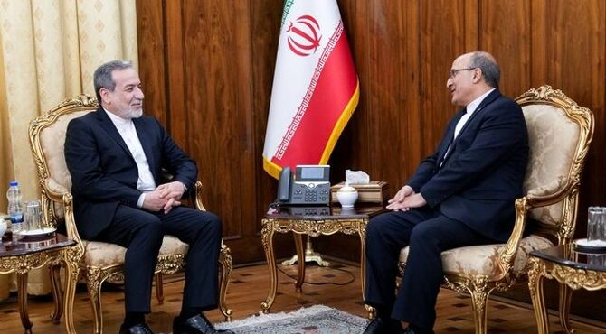 دیدار سفیر جدید ایران در زیمباوه با عراقچی
