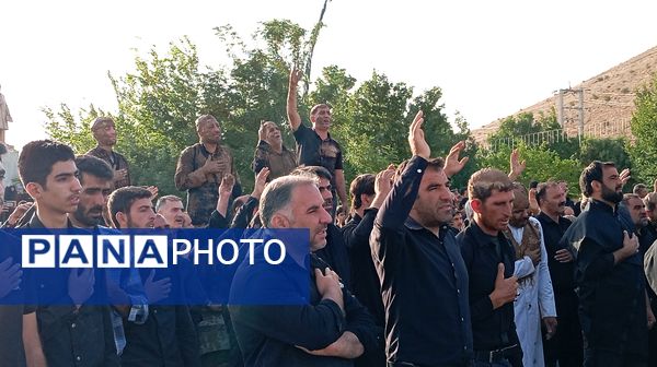 «علم‌ها در آب» سنت عاشورایی مردم بن 