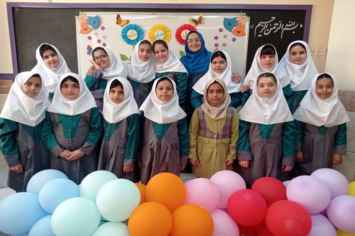 معلمی؛ هنری برای ساختن قلب‌ها و روشن کردن آینده‌ است 