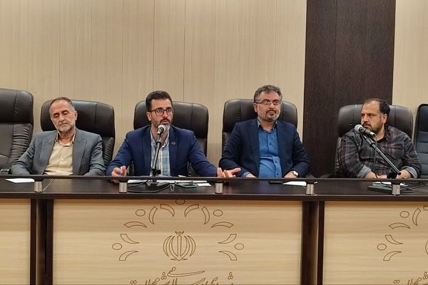 دانش‌آموزان آینده‌سازان ایران‌‌زمین هستند