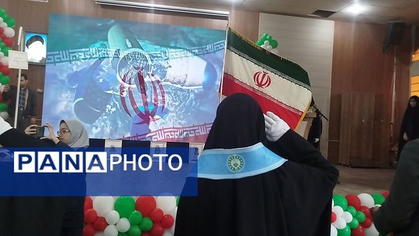 نواخته شدن زنگ ایثار و شهادت در دبیرستان شاهد خاندان قفلی ناحیه ۷