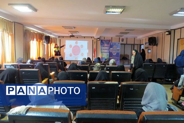 کارگاه آموزش پیشگیری از حوادث ترافیکی در ناحیه یک شهرری