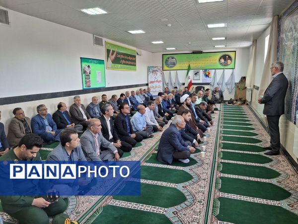 آیین تجلیل از رزمندگان و آزادگان سرافراز دفاع مقدس 